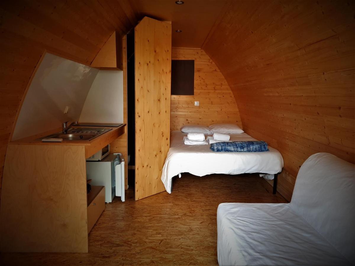 Glamping Hills Hotel Santa Comba de Rossas Bagian luar foto