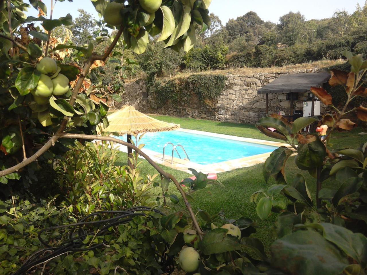Glamping Hills Hotel Santa Comba de Rossas Bagian luar foto