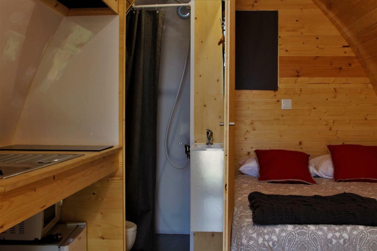Glamping Hills Hotel Santa Comba de Rossas Bagian luar foto