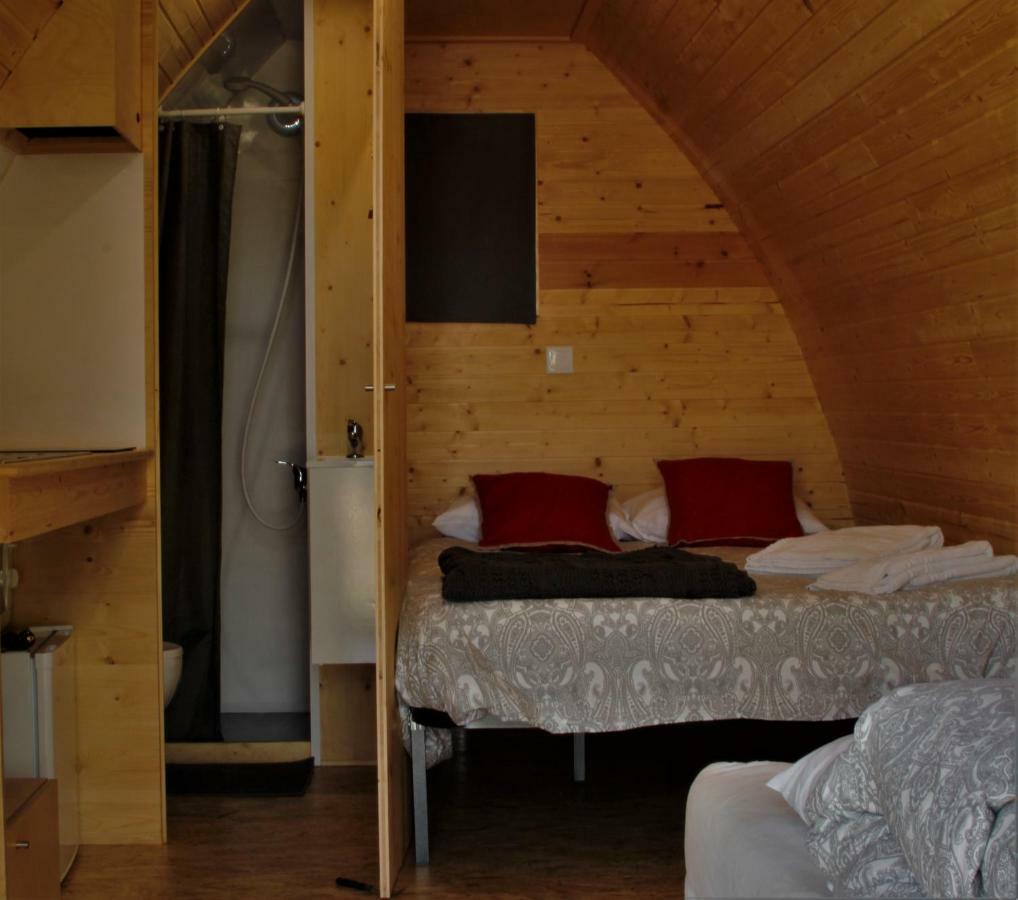 Glamping Hills Hotel Santa Comba de Rossas Bagian luar foto